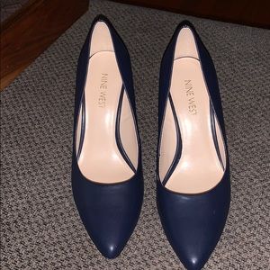 Nine West Professional Heels in Navy lightly worn